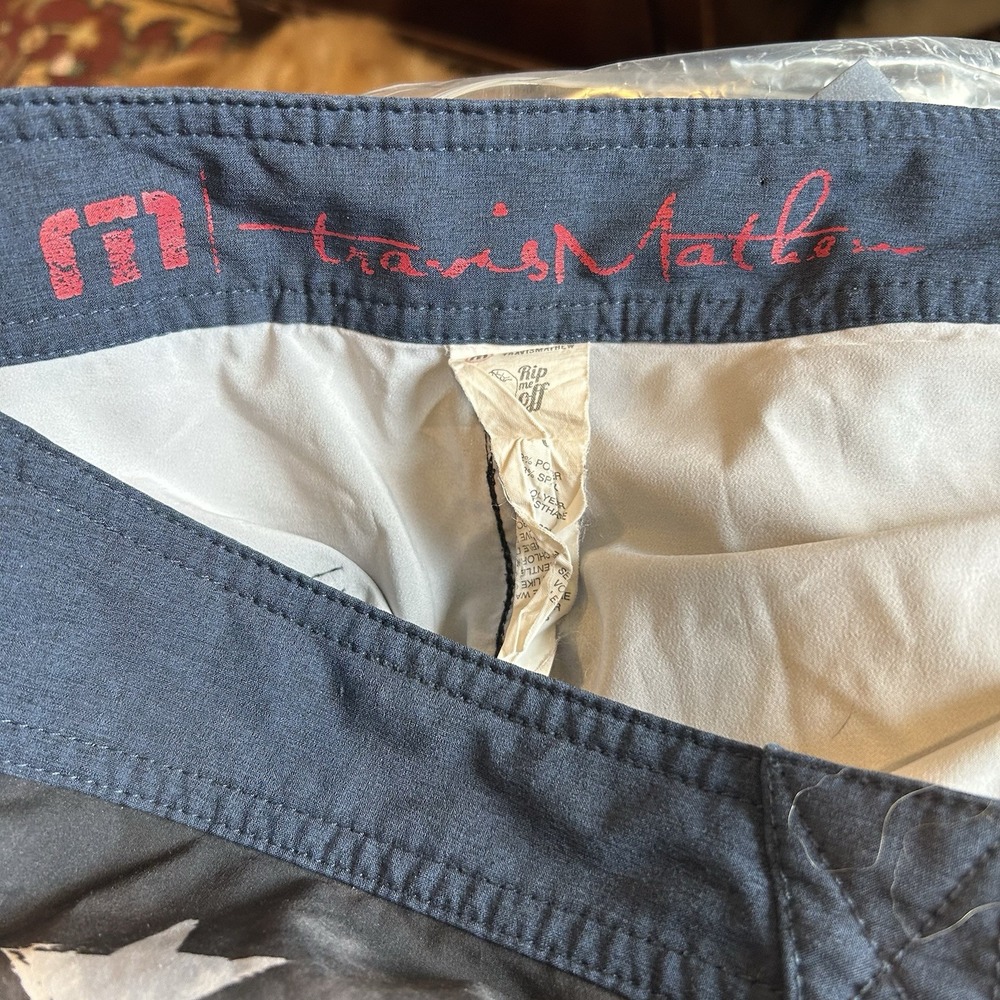 Travis Mathew Men's Board Shorts Trunks Athletics 10" Inseam Stars Gray Size 36 - Picture 8 of 16